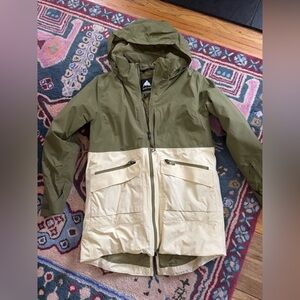 Burton Olive Green and Cream Hooded Ski Jacket